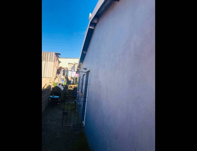 3 BEDROOM HOUSE FOR SALE IN KWAMASHU M